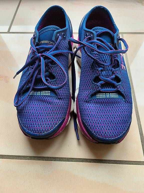 Under Armour Scarpe da donna: Paire de Chaussures Under Armour – Usato da Grône venduto da mmaye