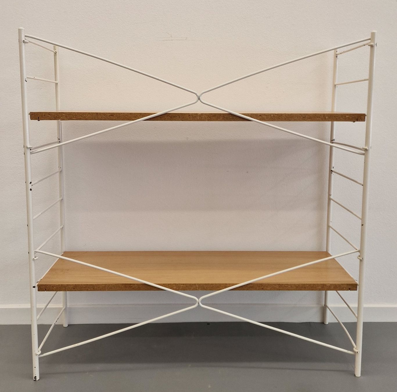 Scaffali: MCM Vintage Design, WHB Germany String Regal, 1960er – Usato da St. Gallen venduto da chambredirecte 4