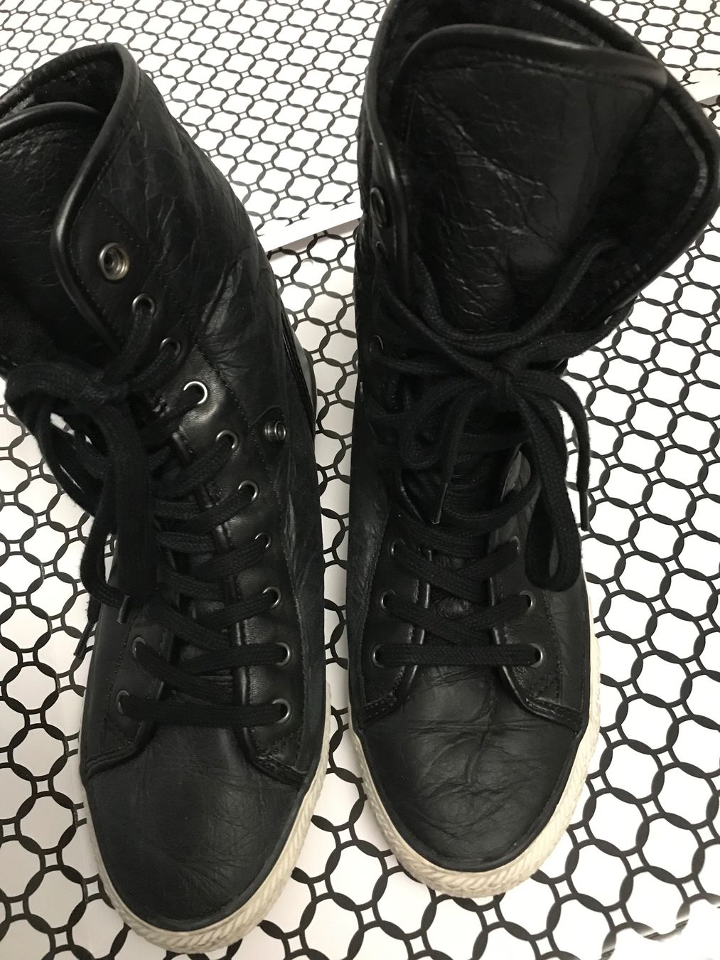 Ash Damenschuhe: Ash Sneaker gefüttert, schwarz – Gebraucht aus Niederteufen von mix18 5