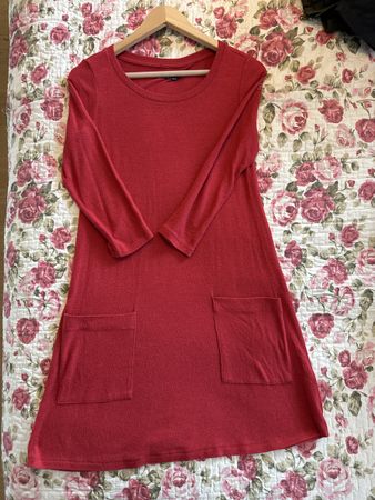 Robe rouge A&F manches 3/4 taille XS automne