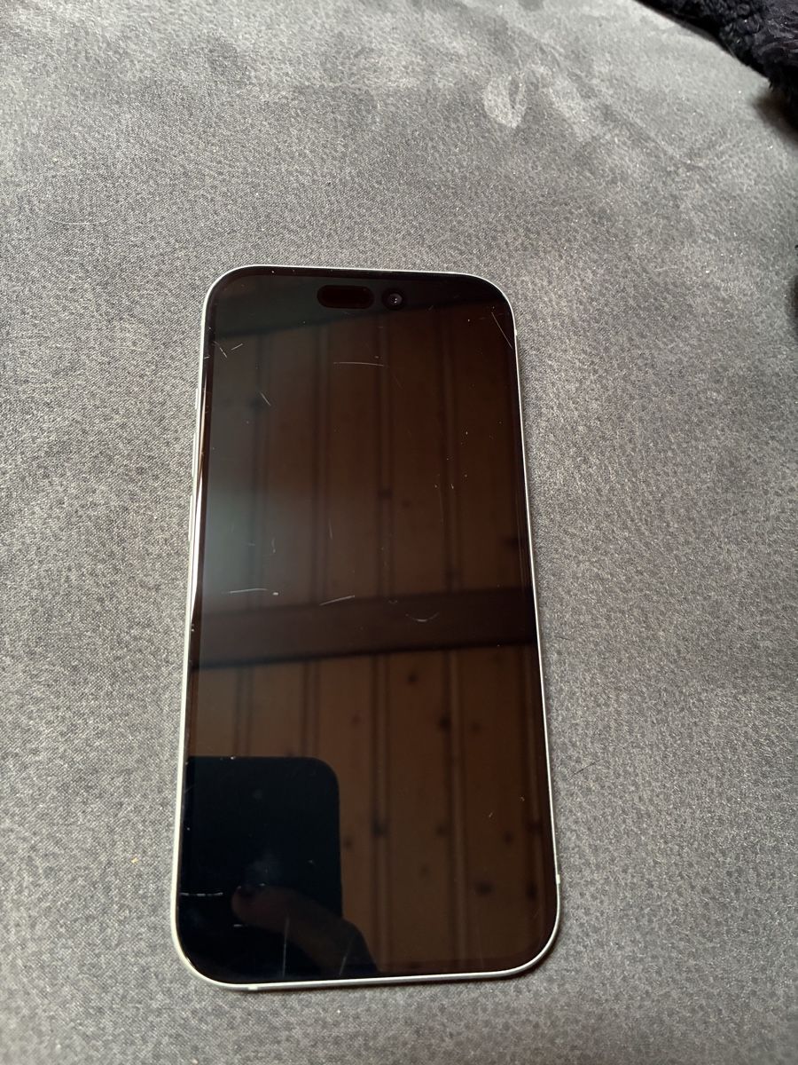 Apple Telefoni cellulari / Smartphones: iPhone 15 – Usato da Aeschi b. Spiez venduto da kru_hh2w