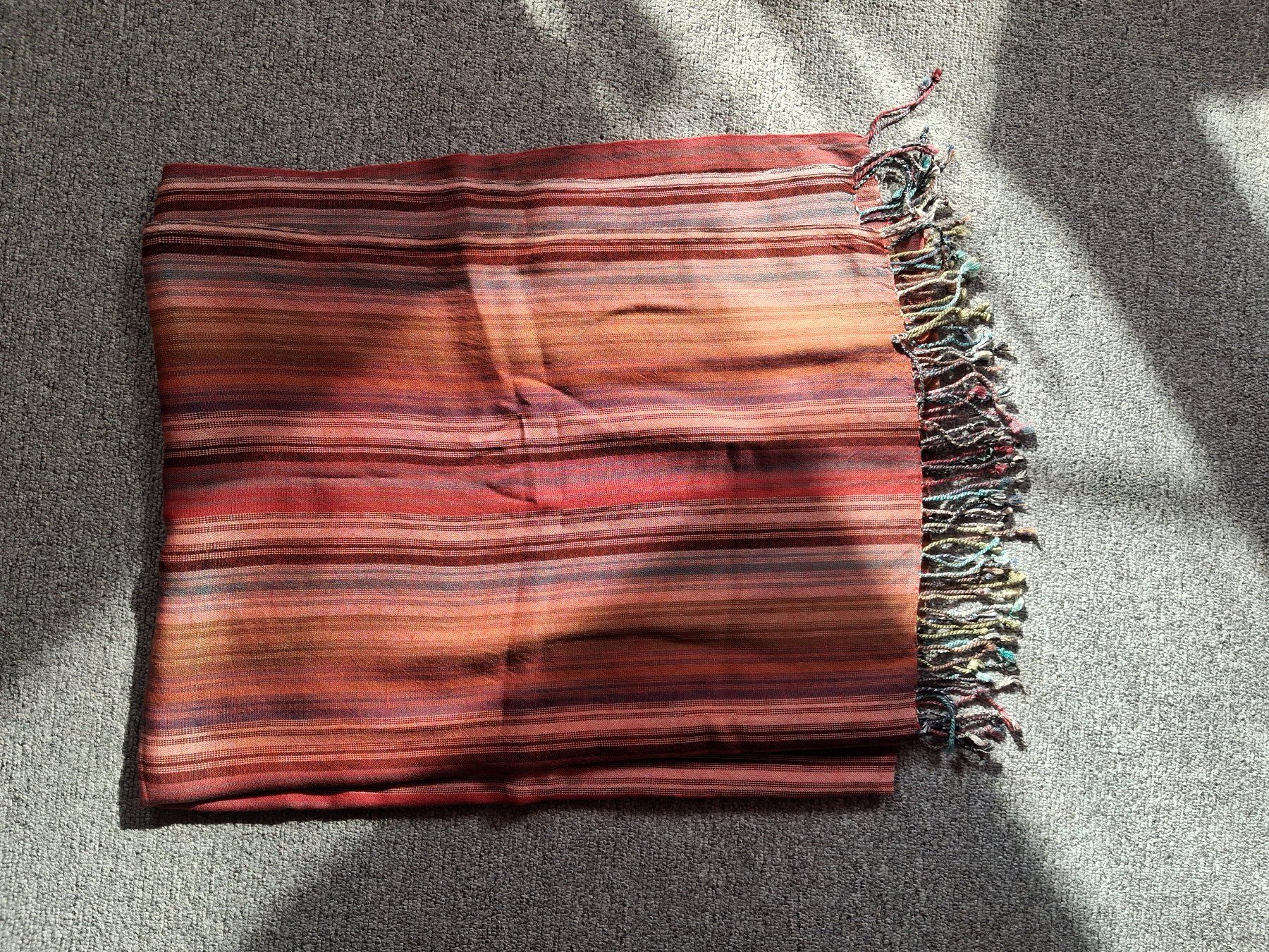 Foulards & écharpes: Baumwoll Schal gestreift farbig mit Fransen, neu – Neuf avec emballage d'origine à Wald ZH par e8e 6
