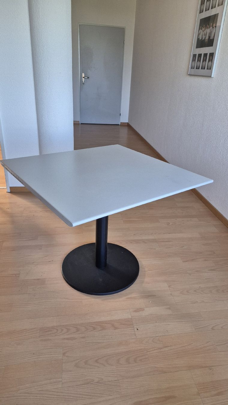 Tavoli: 3 Stk. Tische 90 x 90cm – Usato da Hofstetten ZH venduto da fabi043 3