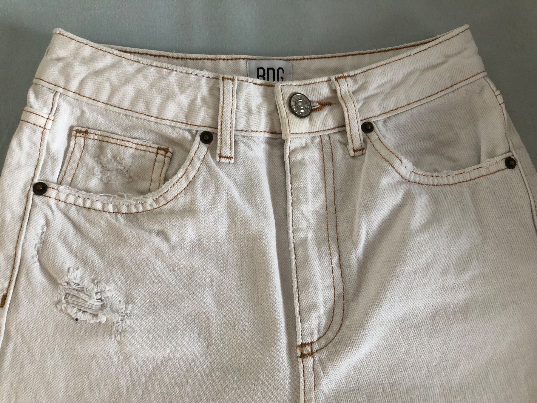 Jeans: Jeans blanc BDG taille XS – Gebraucht aus Le Crêt-p-Semsales von staglione69 2