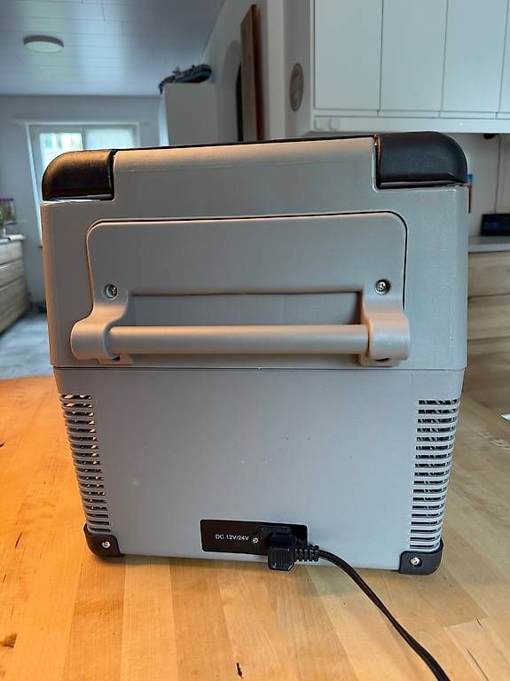 Frigoriferi & Refrigeratori: Kompressor Kühlbox Vevor 35Liter 12V/220/ – Usato da Rickenbach SO venduto da Bazoka13 1
