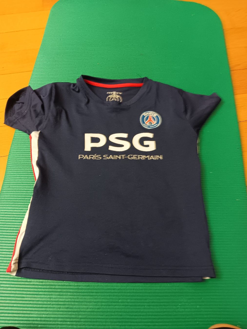Scarpe, pantaloni & magliette da ginnastica: Neymar trikot – Usato da Luzern venduto da Gegi5 1