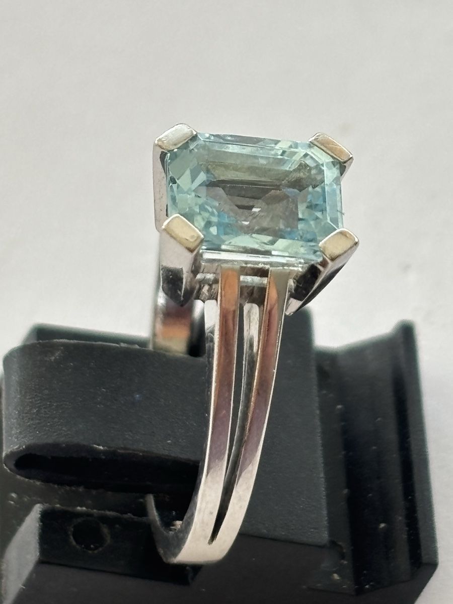 Anelli: Aquamarin Ring 750 Weissgold  – Usato da Langnau am Albis venduto da flusspflege 3