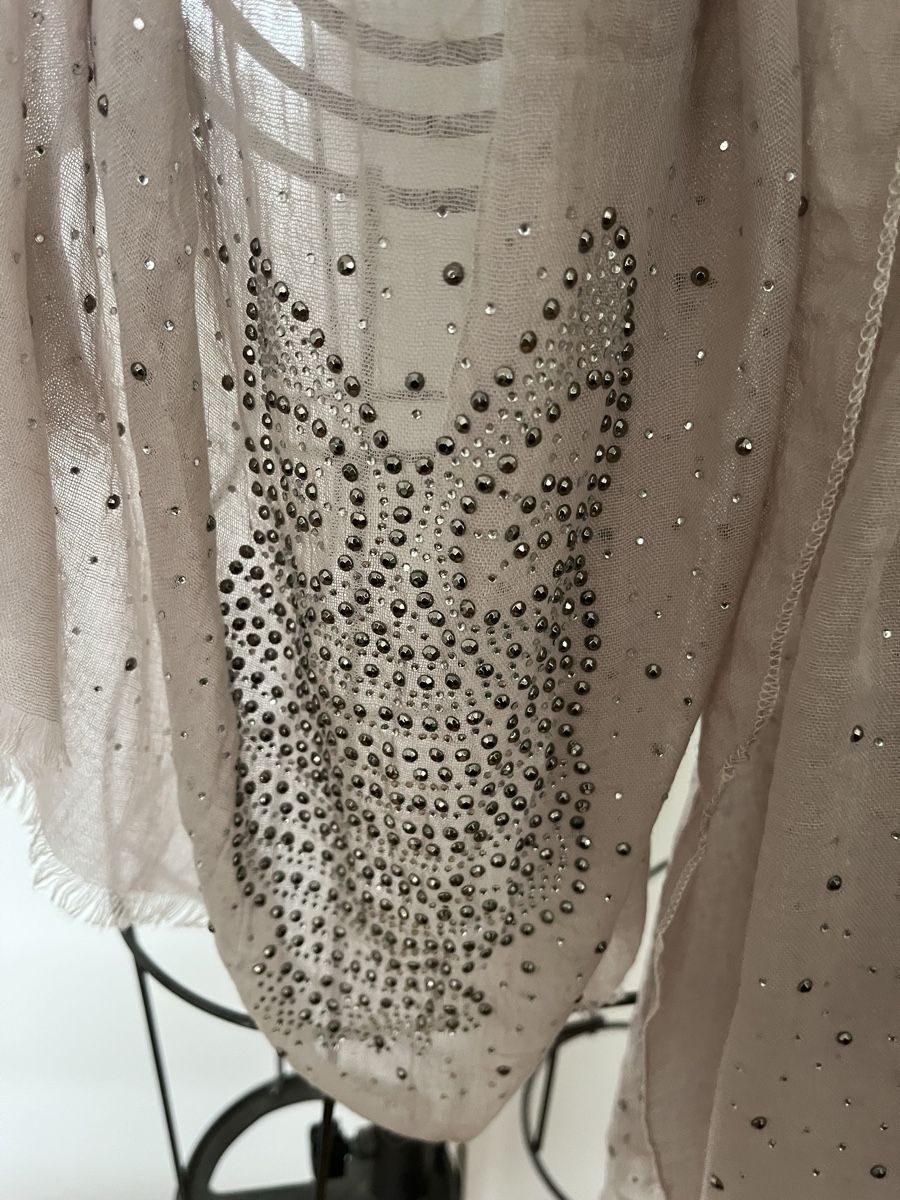 Foulard & Sciarpe: Écharpe beige hibou – Usato da St. Prex venduto da Nikolletta 3