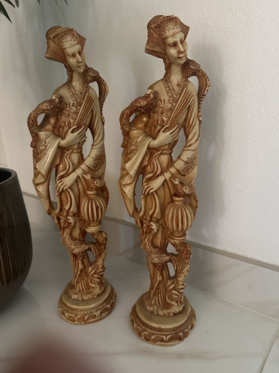 Figuren: Statues – Gebraucht aus Epalinges von Has_yhj9 1