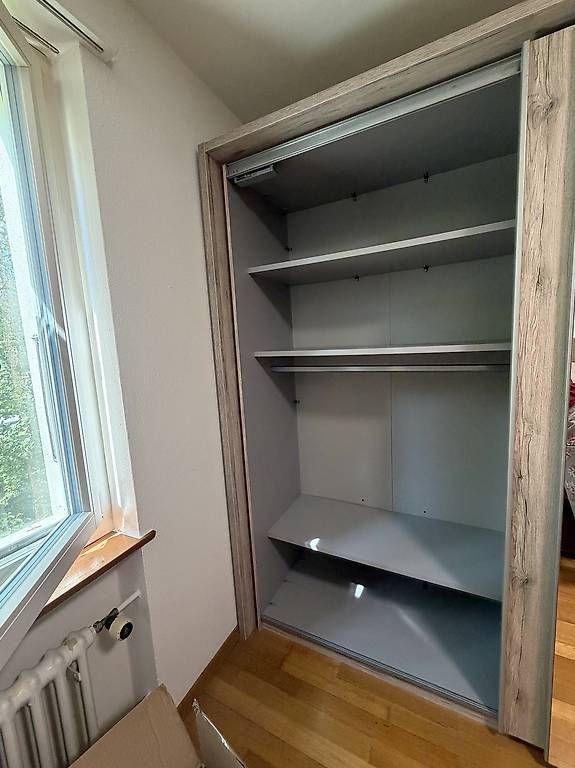 Armadi: Schrank – Usato da Solothurn venduto da sar_26zr 1