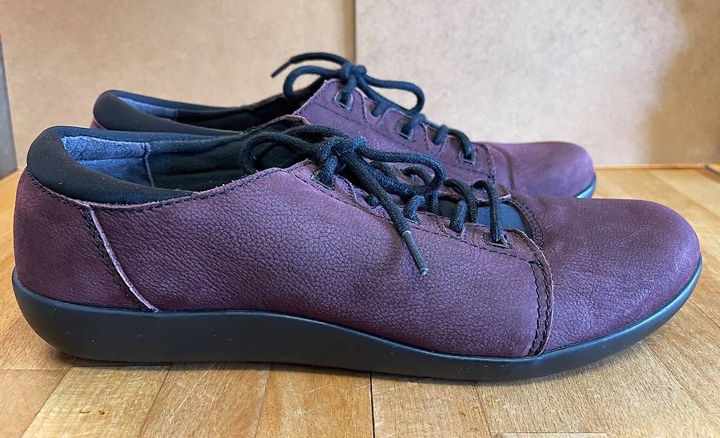 Clarks Scarpe da donna: Bequemschuhe von Clarks, Gr. 41.5 – Usato da Basel venduto da Latebedgoer 2