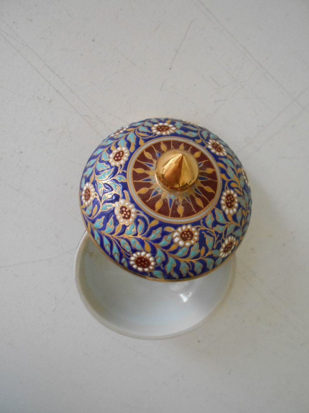 Coupes: Deckoschale Cloisoné ca. 6 cm Durchm. – D'occasion à Hünibach par vielesachen 1