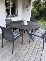 Gartentisch rund dunkel mit 4 Stuehlen grau gebraucht