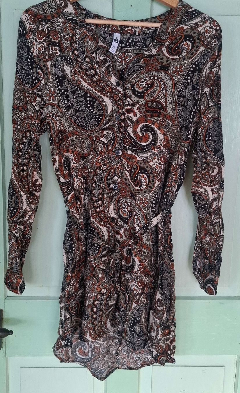 Camicette: Longbluse mit Paisleymuster, Grösse M, Top Zustand – Usato da Ebnat-Kappel venduto da Aibur