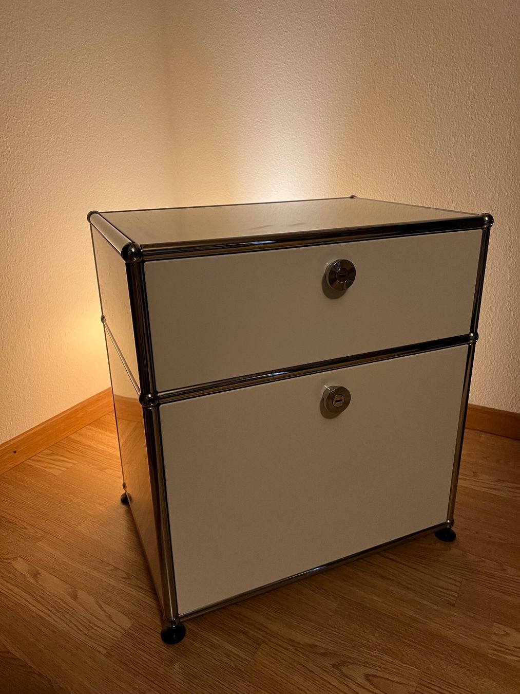 USM Comodini: USM Haller Sideboard mit Schubladen – Usato da Zürich venduto da ElchiDerHirsch