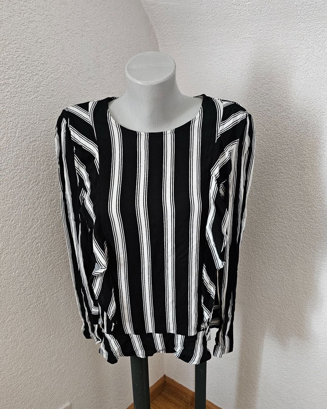 Mango T-shirt: MANGO Basics gestreiftes Shirt Gr. S Business Chic – Usato da Füllinsdorf venduto da Sunnebliemli7
