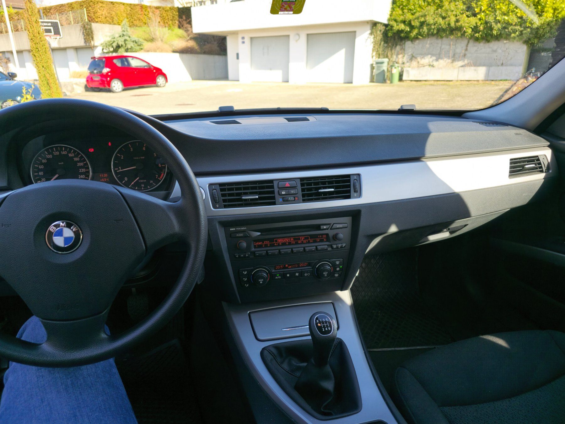 BMW Autos: BMW 320i E90 TOP Zustand ** 1. Hand ** – Gebraucht aus Oberrohrdorf von  5
