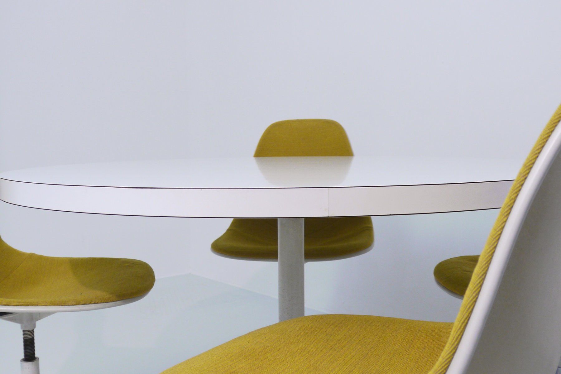 Knoll Set di tavolo e panche: Dining set by Eames for Herman Miller 60s – Usato da Basel venduto da MidMod20C 4