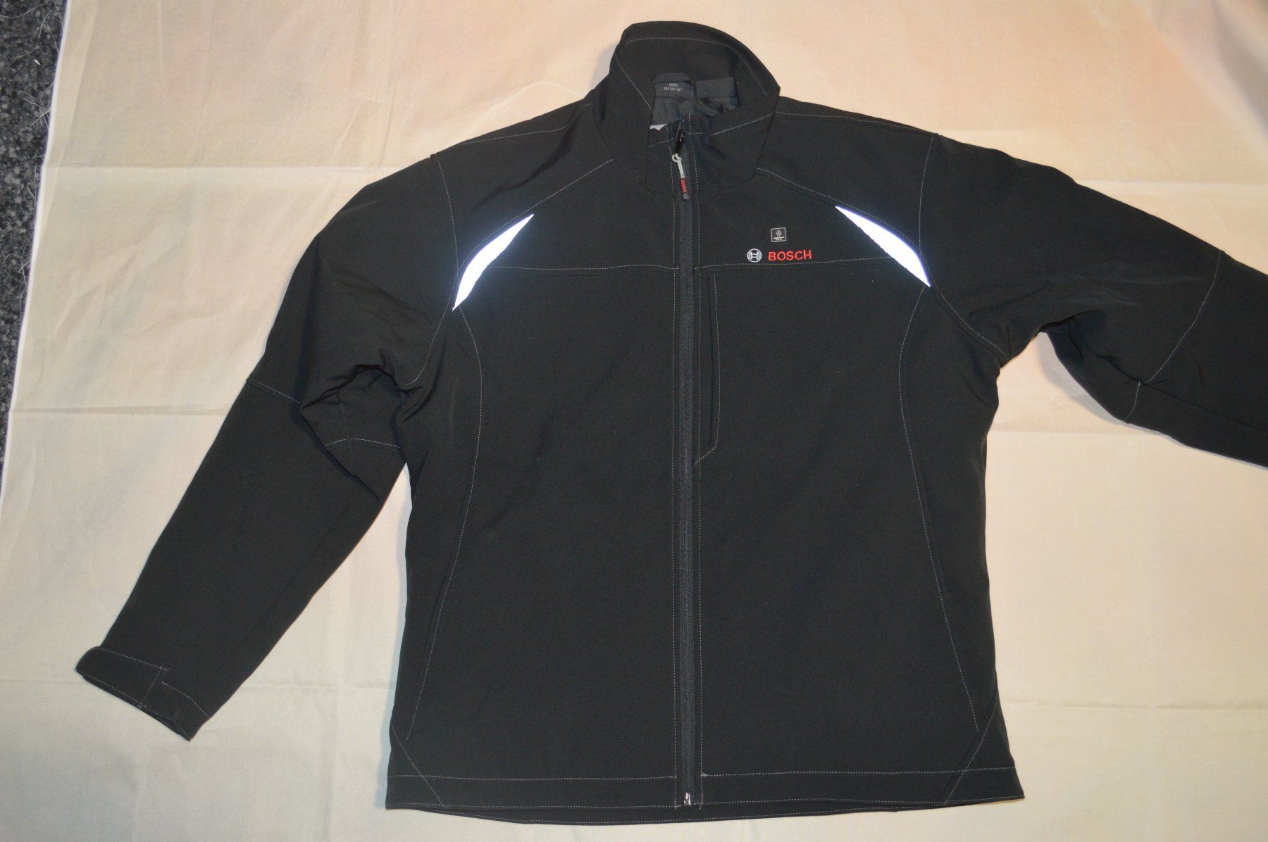 Giacche: Bosch beheizbare Softshelljacke schwarz Grösse L – Usato da Buchs SG venduto da die_zc5l