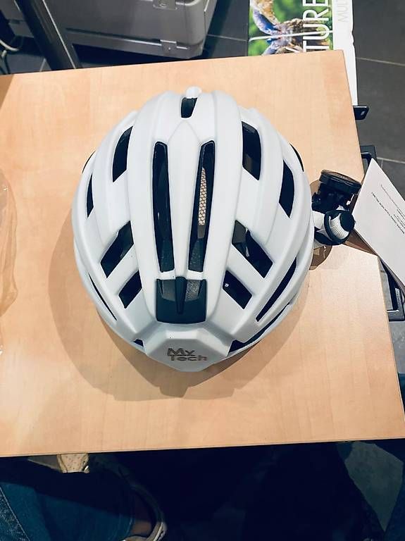 Caschi: velohelm mit licht und blinker – Usato da Reinach BL venduto da pan_pjc6