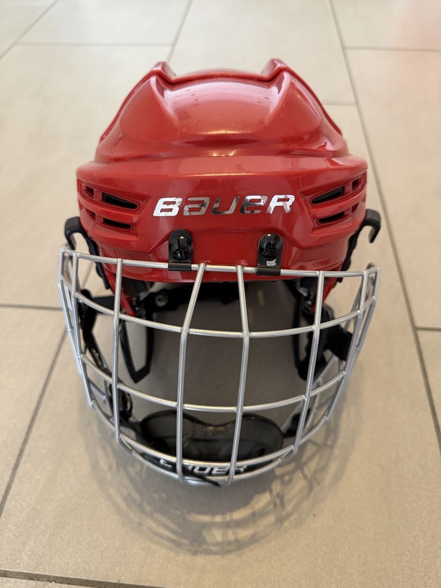 Caschi: Bauer RE-AKT 100 YTH Eishockey Helm mit Gitter rot – Usato da Niederglatt ZH venduto da Maple12345