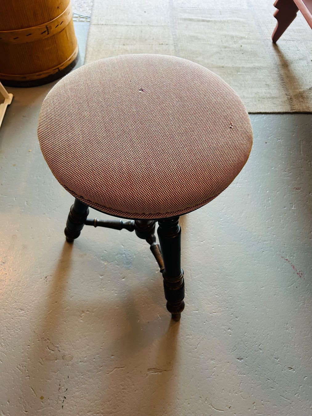Sgabelli: Antique Drehbare Hocker – Usato da Zürich venduto da KuduKing 1