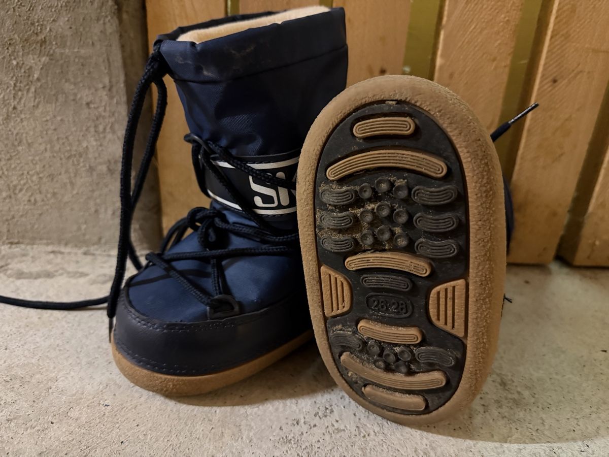 Moon Boot Scarpe da uomo: Botte moonboot enfant 26-28 – Usato da Genève venduto da oli_l7bc 1