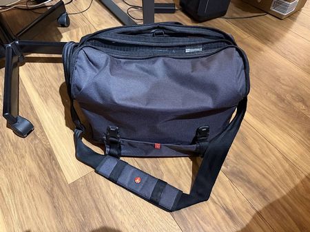 Neu - Kameratasche Manfrotto - Speedy-30 Manhattan