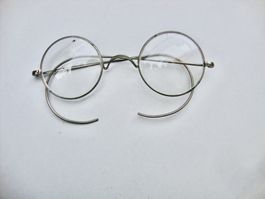 Antike Brille
