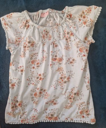 Next Sommerbluse mit Blumenmuster Gr. 110 (5 Jahre)