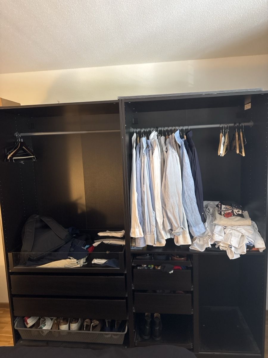 Ikea Porte manteau: Urgent sell wardrobe – D'occasion à Zürich par fml_7j8n