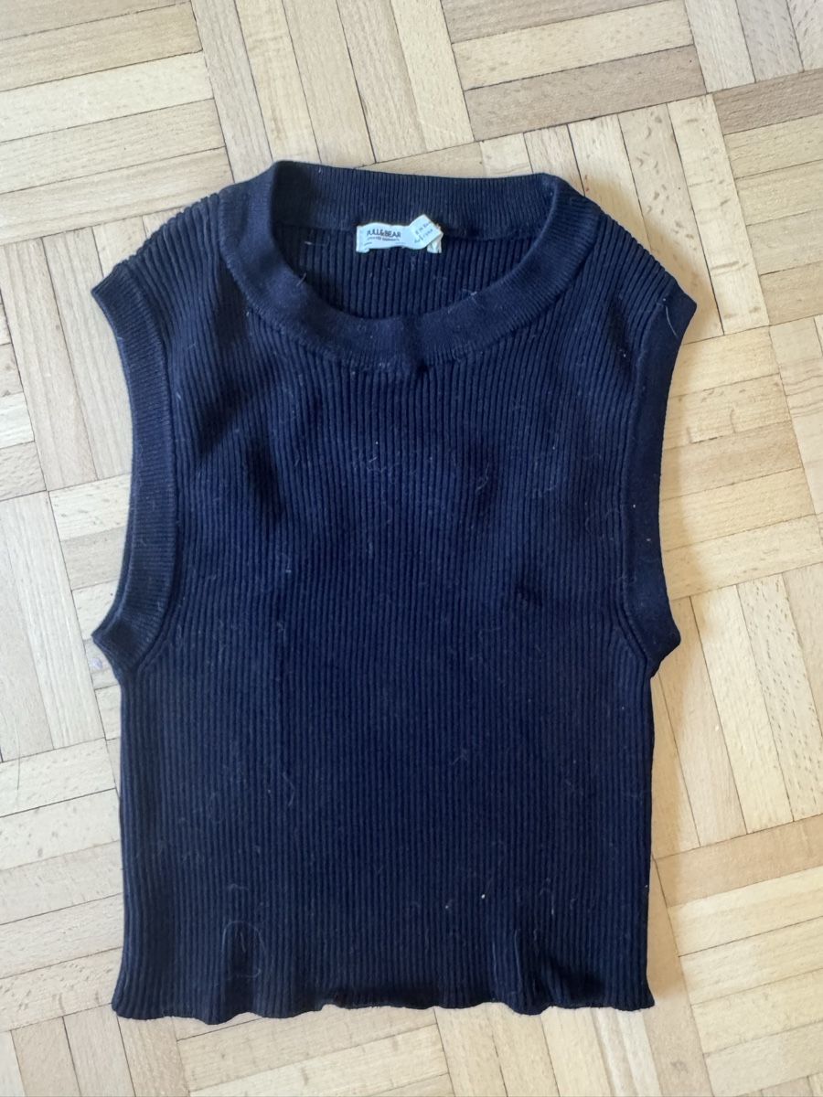 Pull&Bear Top: Pull&Bear haut sans manches noir taille S – Usato da  venduto da