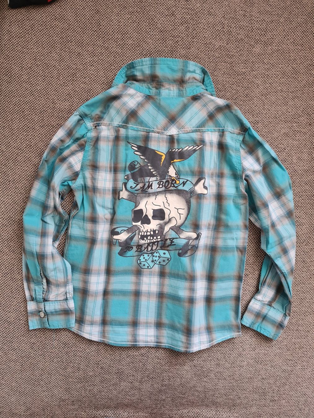 H&M Camicie, T-shirt & Polo: Cooles Kinderhemd mit Totenkopf Gr. 128 – Usato da Widnau venduto da KleineHonigblume