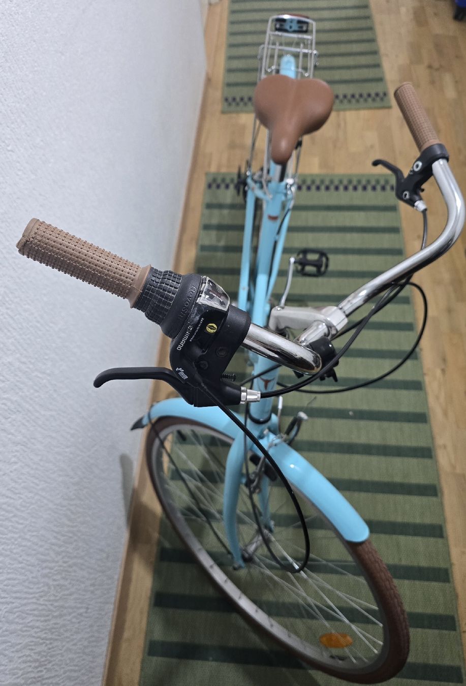 Candy Biciclette: Vélo dame Candy vert clair, kit eclairage, panier et casque  – Nuovo (secondo la descrizione) da Onex venduto da dan_2nt8 1