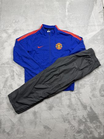 Nike Manchester united tracksuit