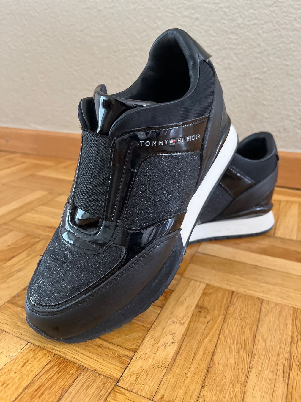 Tommy Hilfiger Scarpe da donna: Tommy Hilfiger Sneaker – Nuovo (secondo la descrizione) da Siebnen venduto da emik01