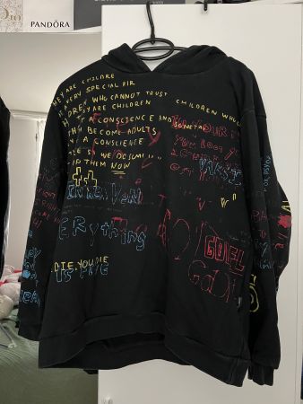 Hoodie Gr. S mit Graffiti Print