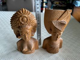 2 statuette in legno chiaro (Asia)