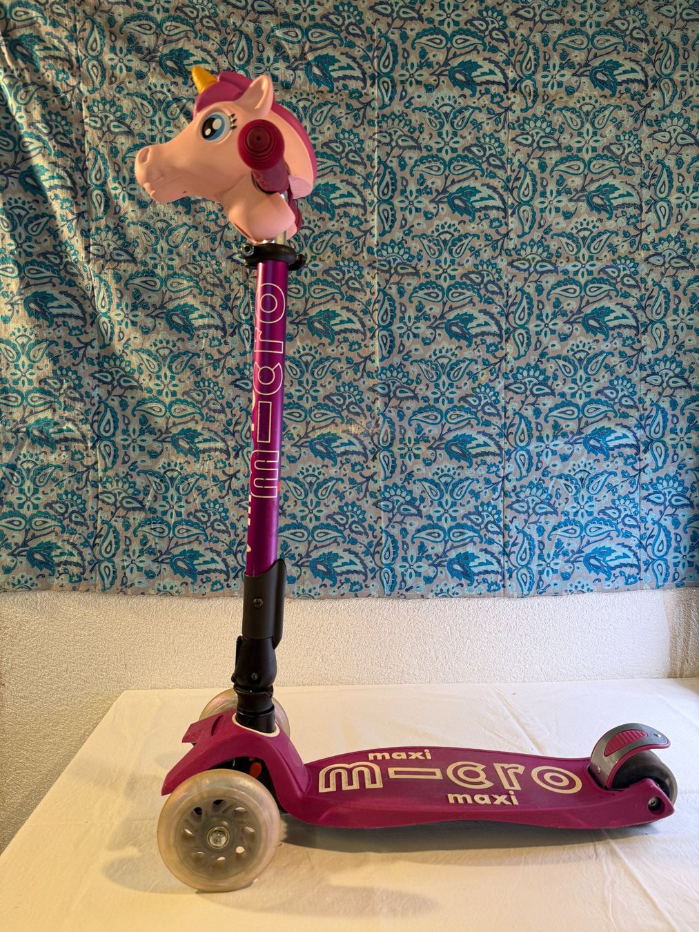 Micro Kickboard: Micro Maxi Scooter Einhorn lila Leuchträder – Usato da Zollikerberg venduto da lin_yc2n 3