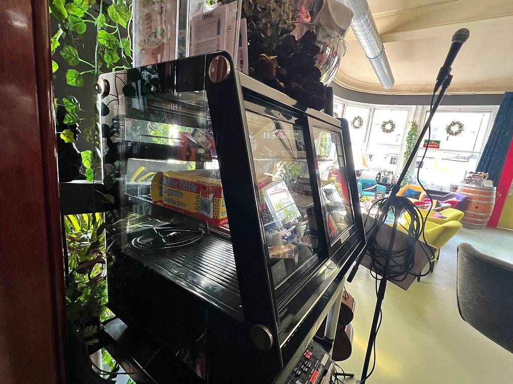 Vitrinen: Torten Vitrine Kühl Vitrine – Gebraucht aus Weggis von X97lu