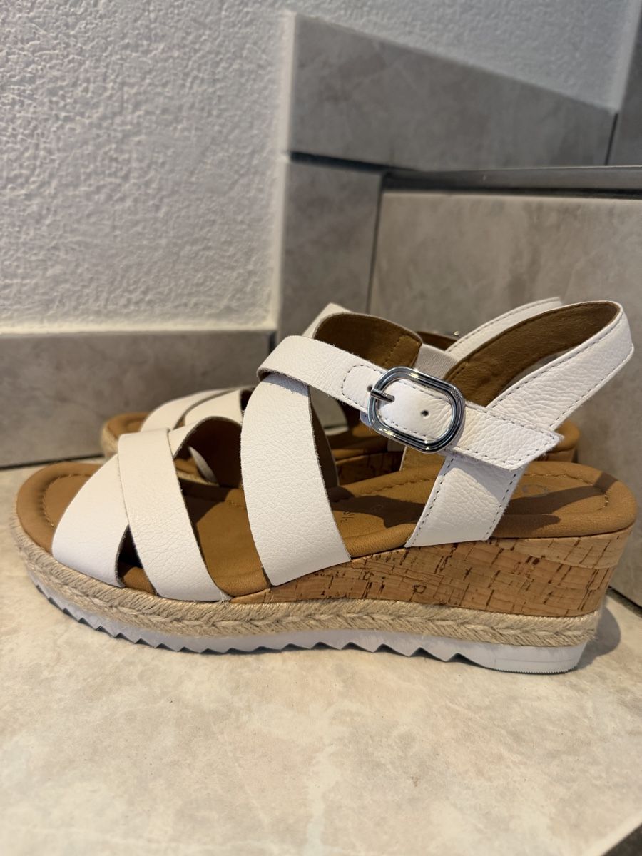 Gabor Chaussures femmes: Gabor Damen-Sandaletten – Neuf avec emballage d'origine à Tennwil par Zaylaaa