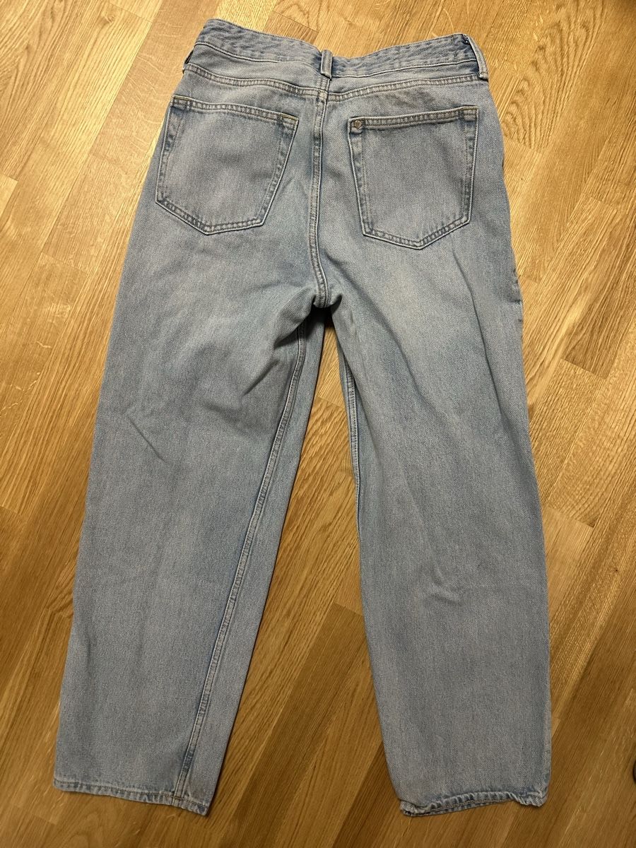 H&M Jeans: Graue H&M Loose Jeans Grösse 30/32 – Usato da Pfaffhausen venduto da Geraldine12 2