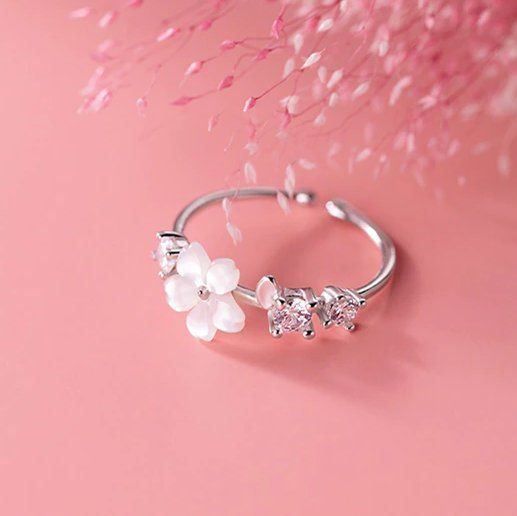Ringe: Weisse Blume Ring aus Silber – Neu und originalverpackt aus Wil SG von Veratier 4