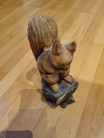 Eichchörnchen aus Holz geschnitzt