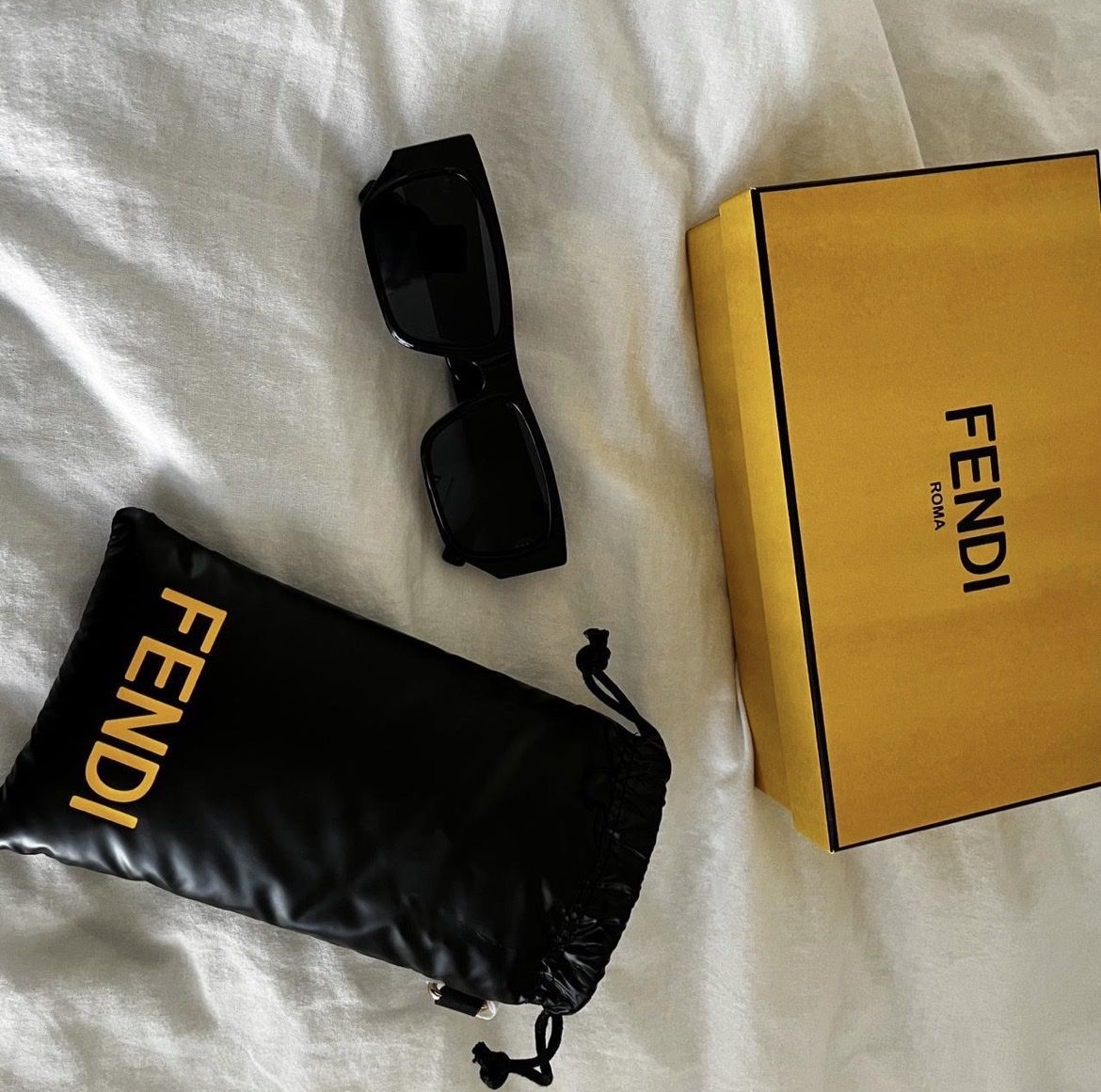 Fendi Occhiali & Lenti: Fendi squared sunglasses – Usato da Genève venduto da toandfrom 4