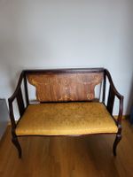 Antikes Sofa(Biedermeier 1900-1910)mit Intarsien. 