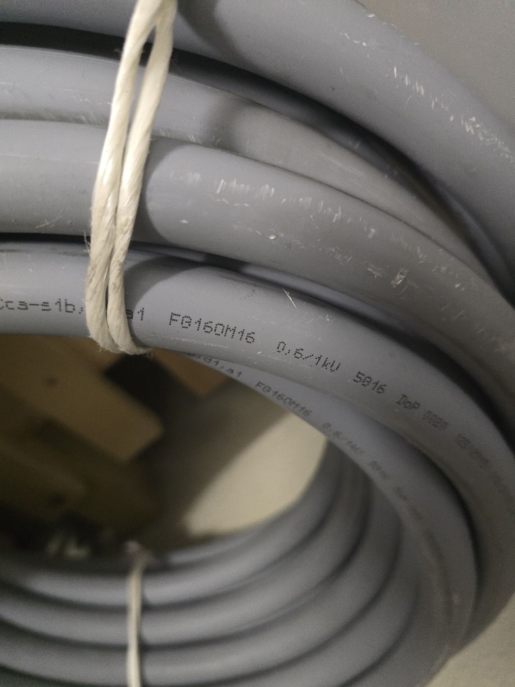 Dätwyler Kabel: Kabel 5x16mm2 neu ungebraucht – Neu (gemäss Beschreibung) aus Cham von NeraHandel