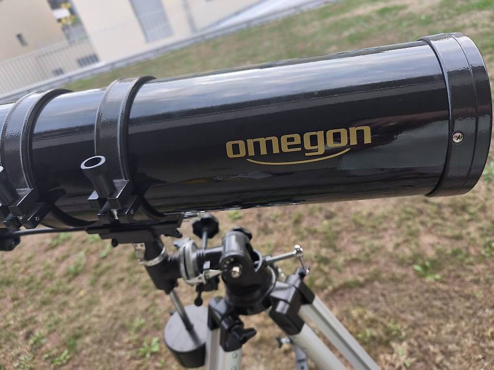 Telescopi: Omegon Basic 114 EQ Spiegelteleskop mit Stativ & Montierung – Usato da Tuggen venduto da kon_xtg7 2