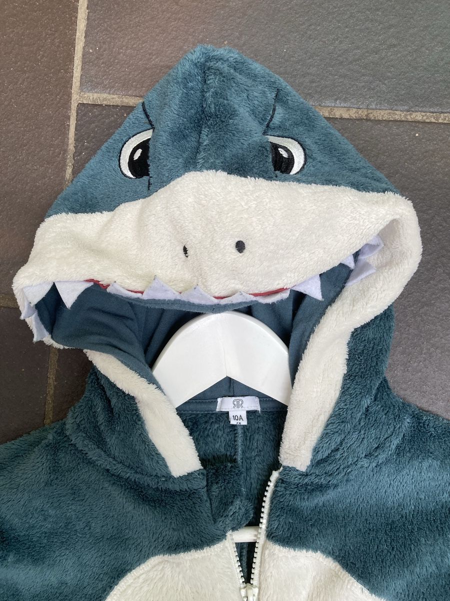Tute: Shark Onesie – Usato da Winterthur venduto da niemim