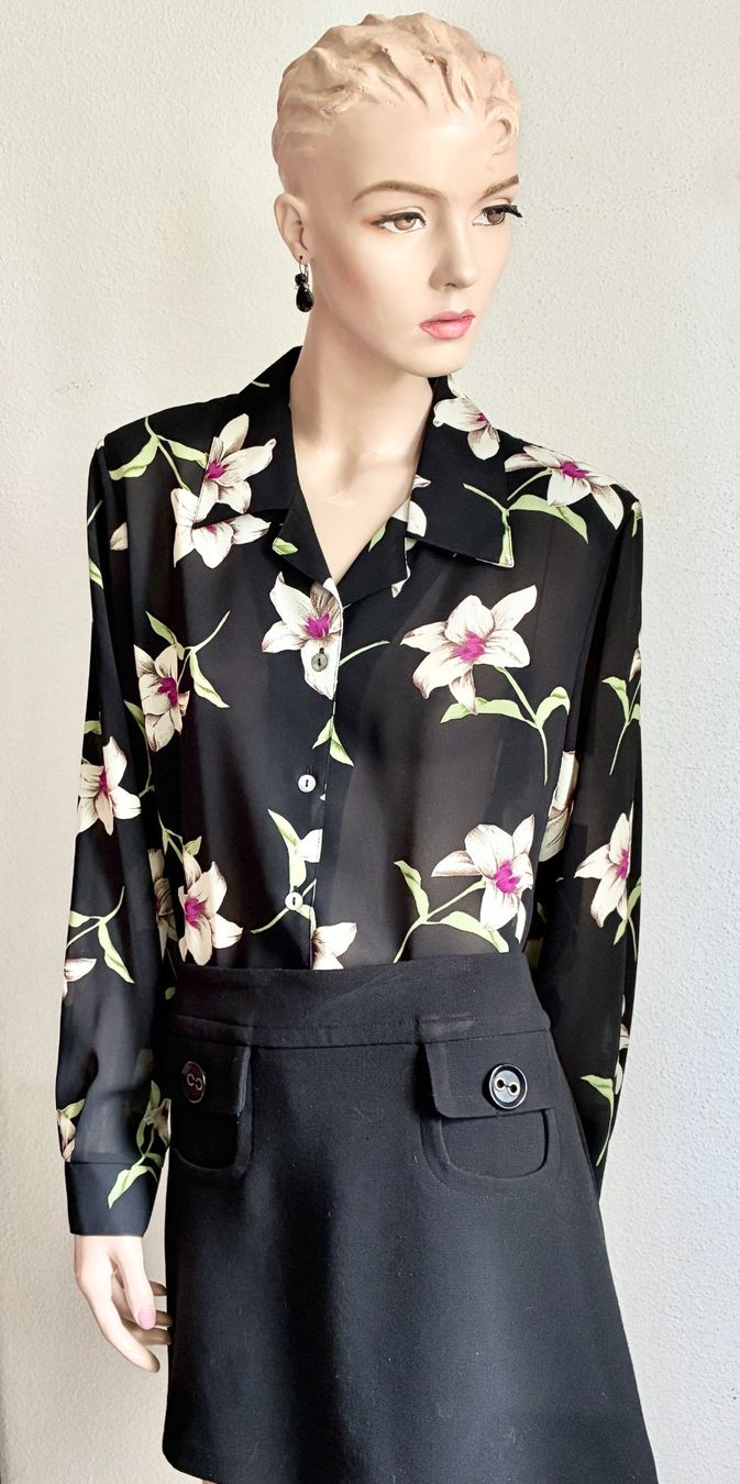 Blusen: Bluse mit Blumenprint mit schwarzem Jupe – Gebraucht aus Kloten von Nephty 6